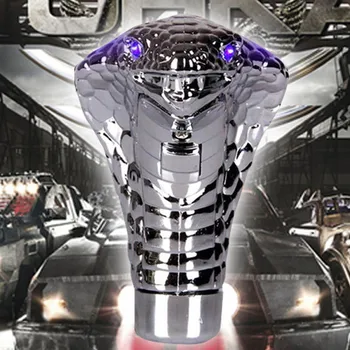 Universalus Automobilių Rankinis Pavarų Lazdą Gyvatės Formos Shift Knob Kristalų Kobra Galva su LED Žibintai Automatinė Automobilio Stiliaus
