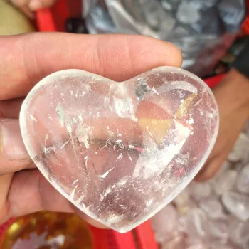 Gamtos Skaidri kvarco akmens, poliruoto aišku kristalų širdies