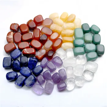 Nustatyti 7 Čakros Crystal Healing Ritosi Švytuoklės Natūralių Akmenų Ir Mineralų 15mm-25mm Kristalai Apdailos Statulėlės Su dėžute