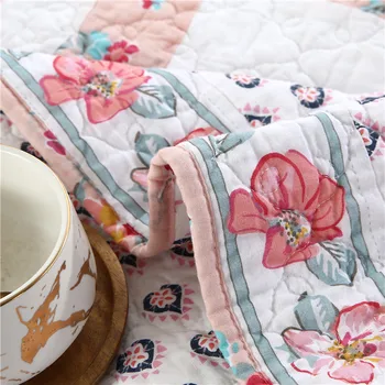 Amerikos medvilnės koliažas lova apima vieną gabalas medvilnės antklodė nustatomas pagal tris sutirštės lakštai