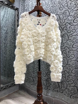 2020 m. rudens ir žiemos naujas moterų mados V-kaklo gėlių modelis austi tuščiaviduriai apdailos ilgas, laisvas megztinis 1113